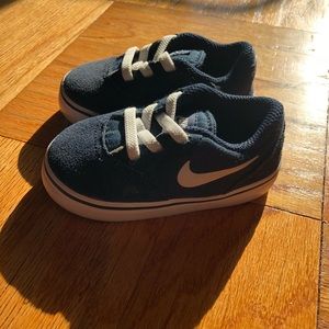 Nike Toddler Navy Blue n White Shoes